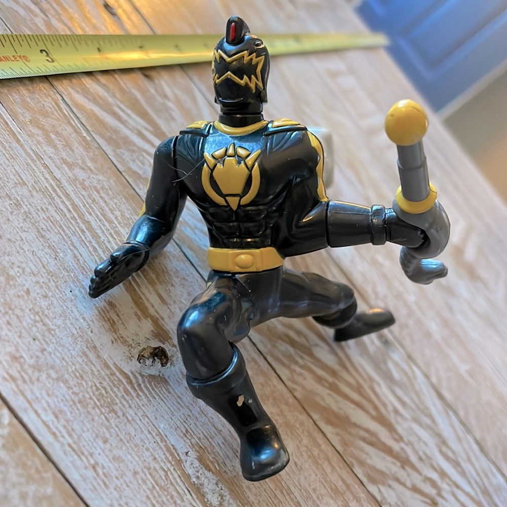 vintage "POWER RANGERS DINO-THUNDER" ACTION FIGURE toy SPINNING WEAPON